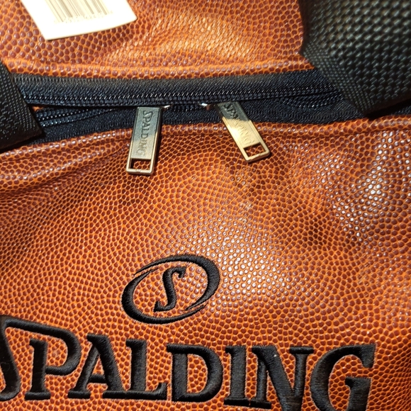 BRAND NEW RARE!!!  ACTUAL BASKETBALL 🏀 LEATHER ON A GYM BAG - Picture 7 of 7